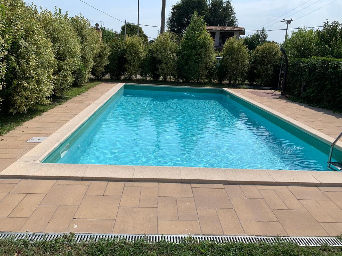 Charming Attic Apartment With Balcony & Swimming Pool Desenzano del Garda Exterior photo